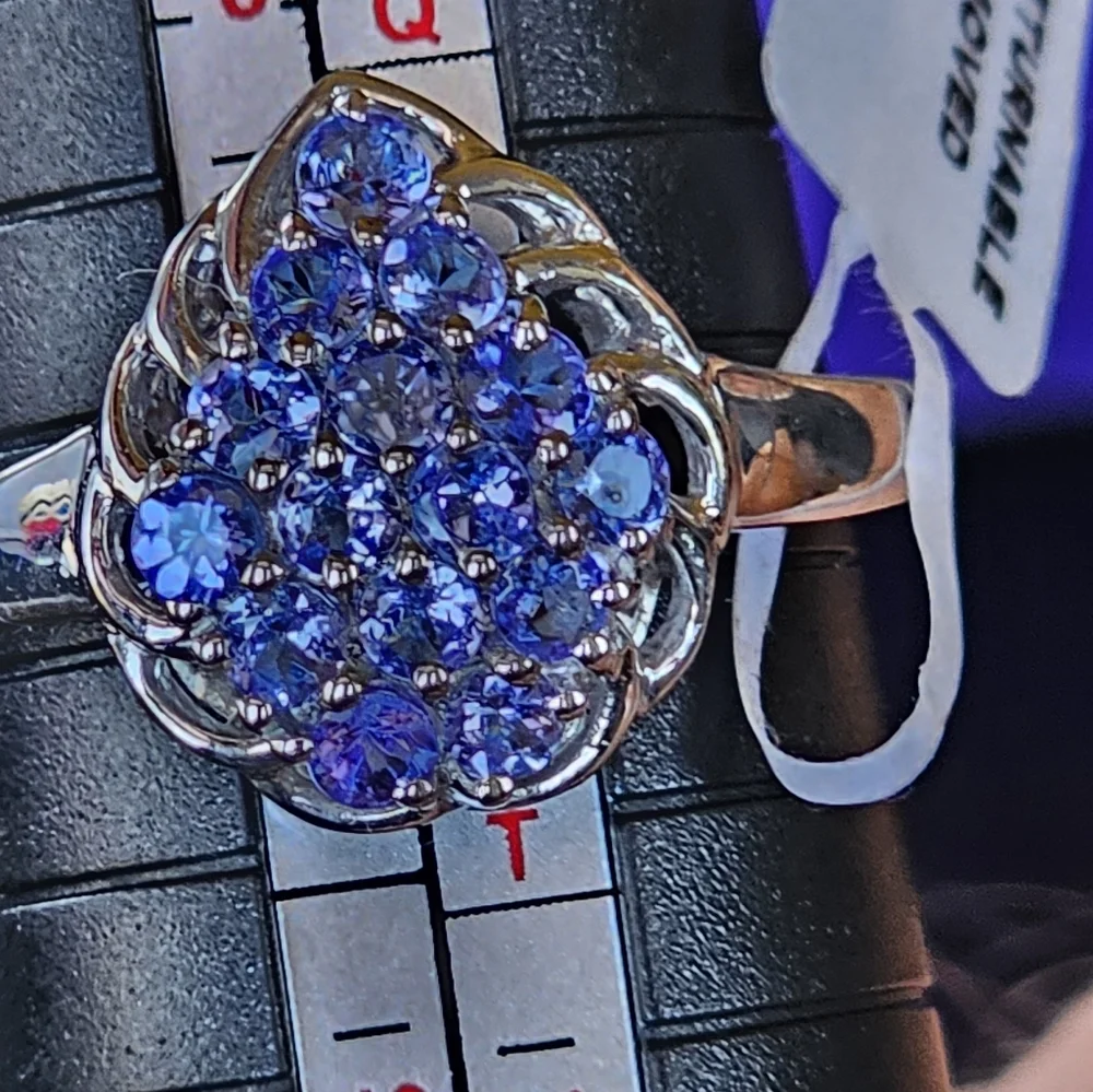Genuine Tanzanite Cluster Ring Size 9!  💙 - Picture 6 of 13